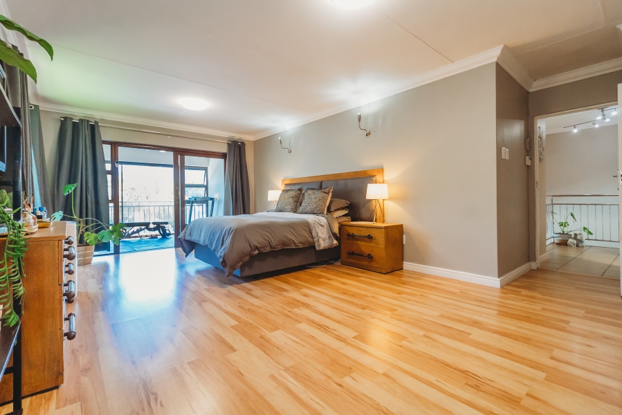 5 Bedroom Property for Sale in Panorama Western Cape